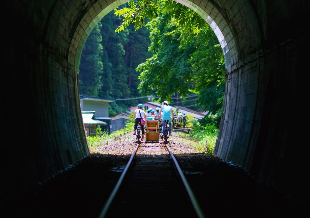 筋肉と自然と遊ぶ宿 田島館 Hotell Takayama  Exteriör bild