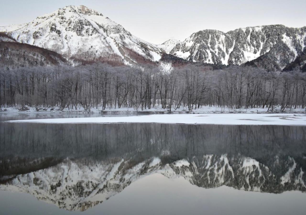 筋肉と自然と遊ぶ宿 田島館 Hotell Takayama  Exteriör bild