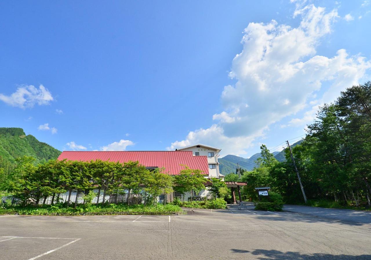 筋肉と自然と遊ぶ宿 田島館 Hotell Takayama  Exteriör bild