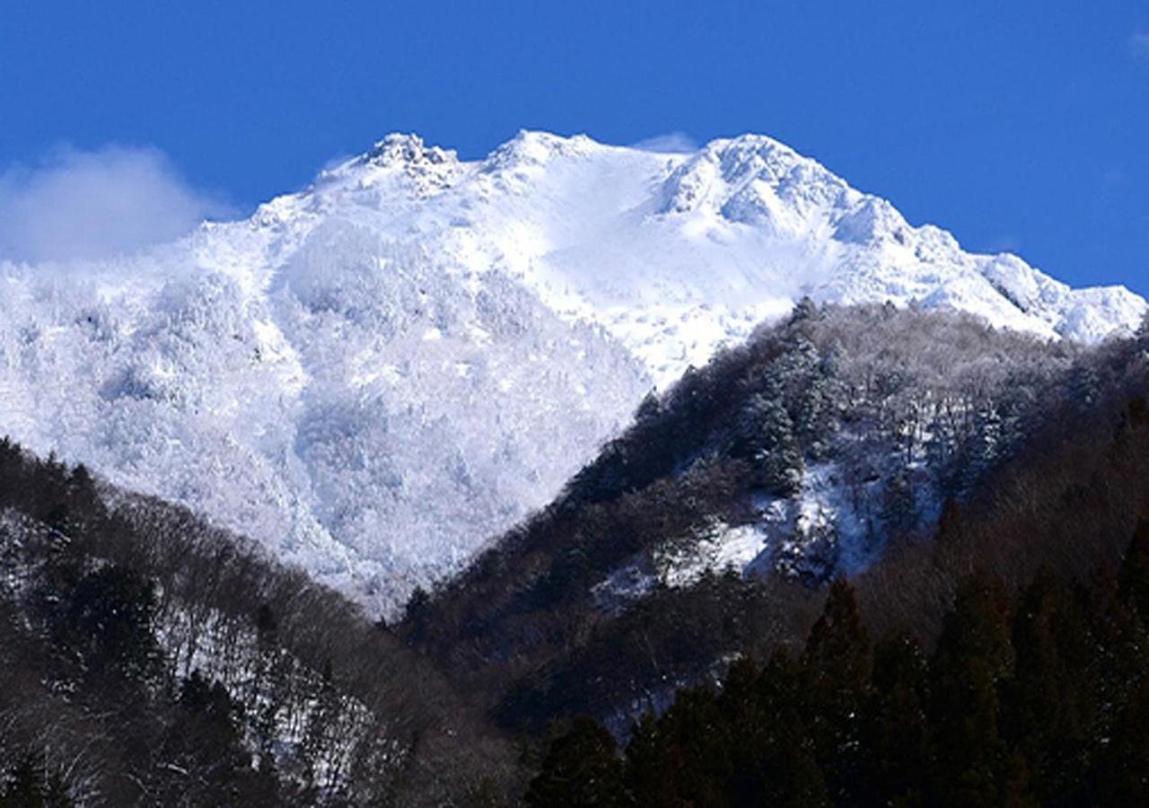 筋肉と自然と遊ぶ宿 田島館 Hotell Takayama  Exteriör bild