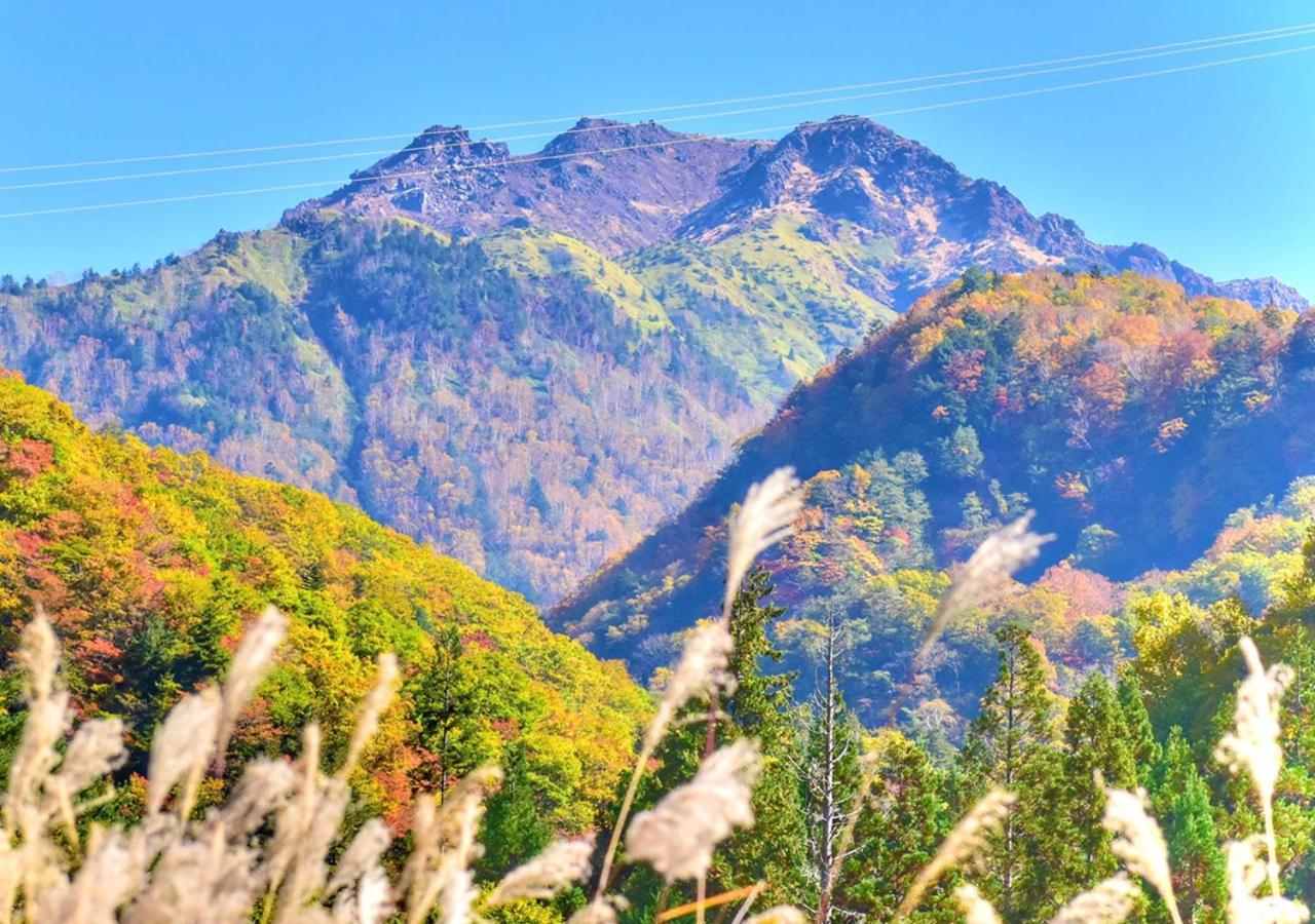 筋肉と自然と遊ぶ宿 田島館 Hotell Takayama  Exteriör bild